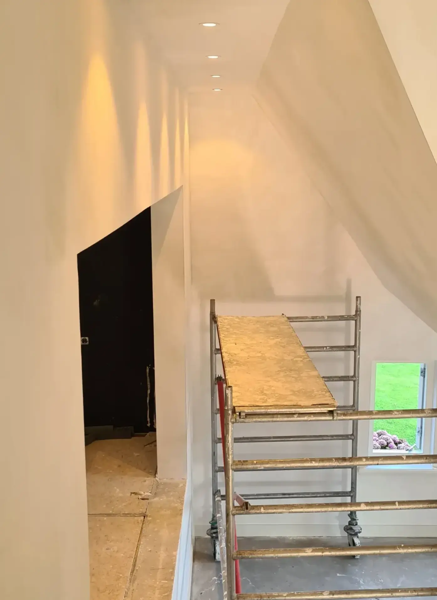 Inbouwspots tijdens een woningrenovatie
